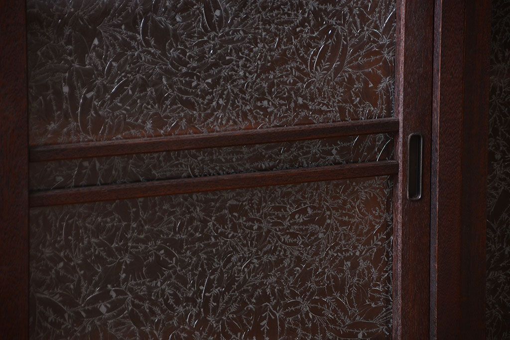 レトロ家具　昭和レトロ　結霜ガラス入り!脚付きアンティーク収納棚