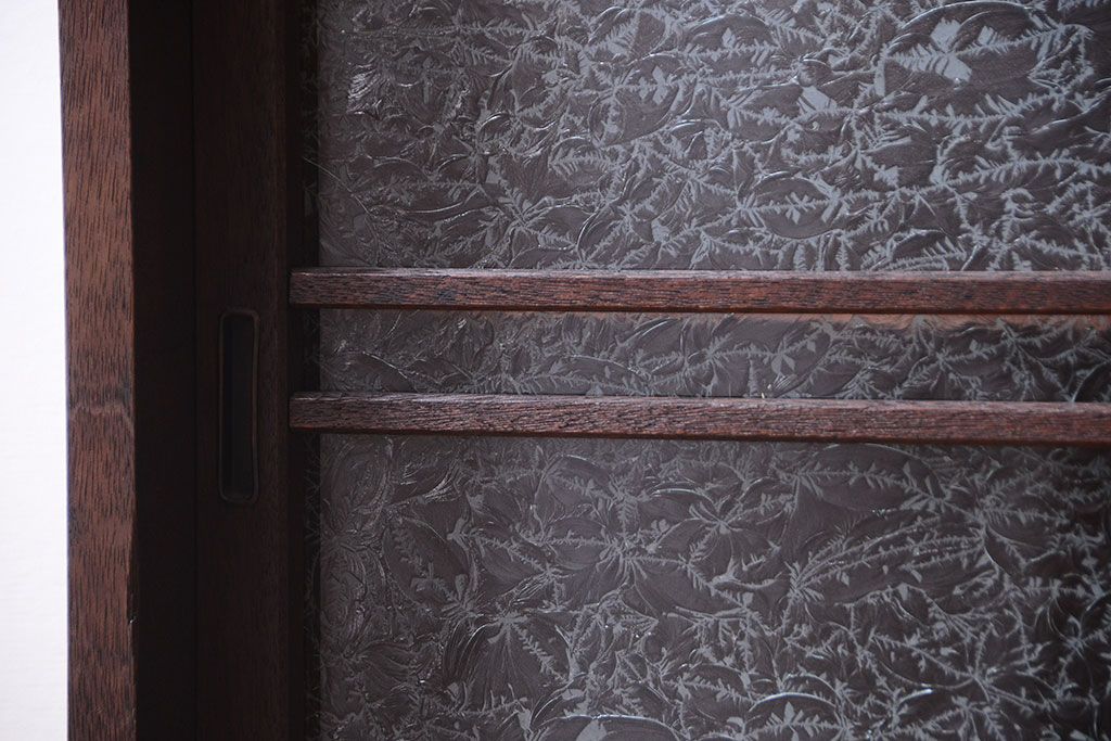 レトロ家具　昭和レトロ　結霜ガラス入り!脚付きアンティーク収納棚