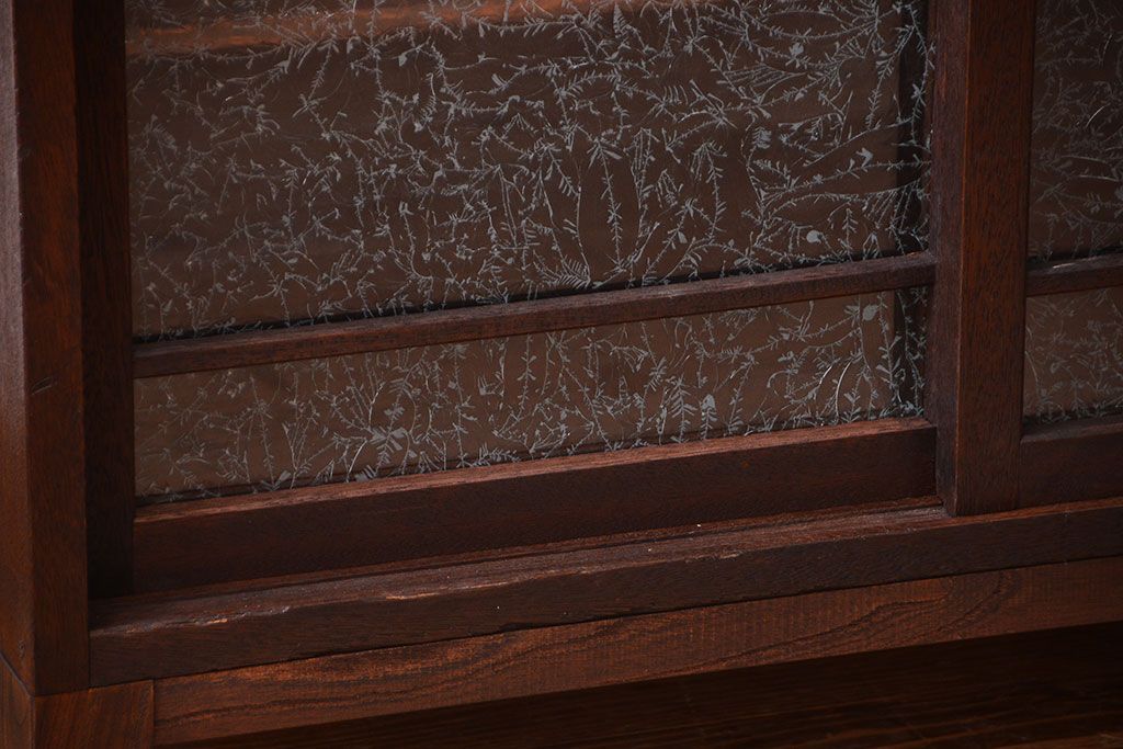 レトロ家具　昭和レトロ　結霜ガラス入り!脚付きアンティーク収納棚