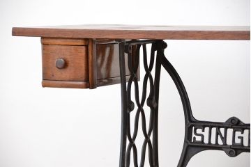 アンティーク家具　★アンティーク　足踏みシンガーミシンテーブル(SINGER)?