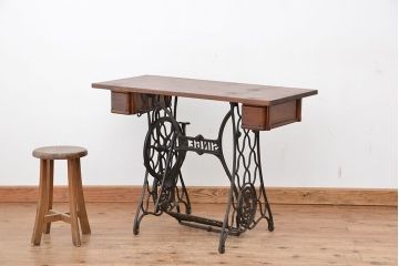 アンティーク家具　★アンティーク　足踏みシンガーミシンテーブル(SINGER)?