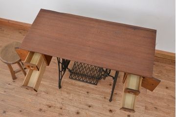アンティーク家具　アンティーク　足踏みシンガーミシンテーブル(SINGER)