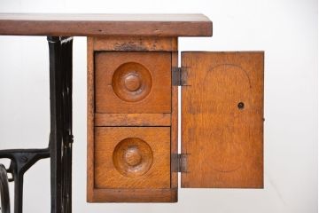 アンティーク家具　アンティーク　足踏みシンガーミシンテーブル(SINGER)