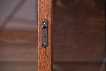 アンティーク家具　アンティーク　古い木のシンプルな薄型前面ガラス収納棚