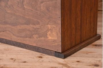 アンティーク家具　アンティーク　古い木のシンプルな薄型前面ガラス収納棚