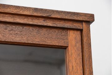 アンティーク家具　アンティーク　古い木のシンプルな薄型前面ガラス収納棚?