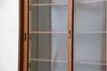 アンティーク家具　アンティーク　古い木のシンプルな薄型前面ガラス収納棚?