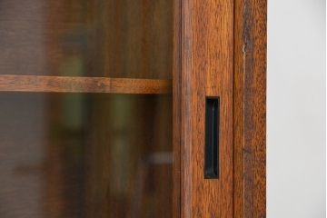 アンティーク家具　アンティーク　古い木のシンプルな薄型前面ガラス収納棚?
