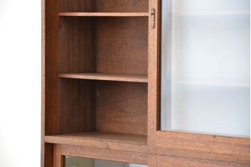 アンティーク家具　アンティーク　古い木のシンプルな薄型前面ガラス収納棚?