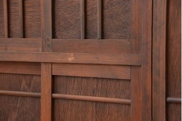 アンティーク家具　アンティーク　古い木味のカサ入れ付き下駄箱(収納棚)