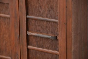 アンティーク家具　アンティーク　古い木味のカサ入れ付き下駄箱(収納棚)