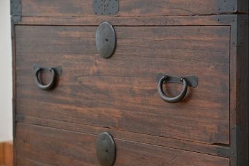 アンティーク家具　☆アンティーク　シックで味のある重ね桐箪笥(チェスト、桐たんす)