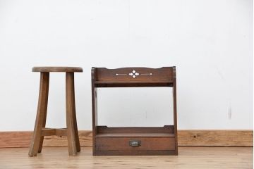 アンティーク家具　アンティーク　古いナラ材の透かし彫り引き出し付き本立て