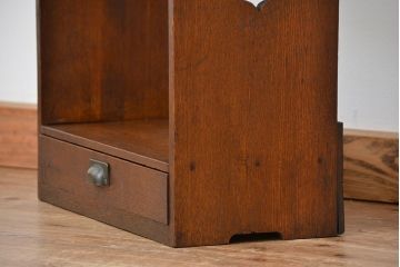 アンティーク家具　アンティーク　古いナラ材の透かし彫り引き出し付き本立て