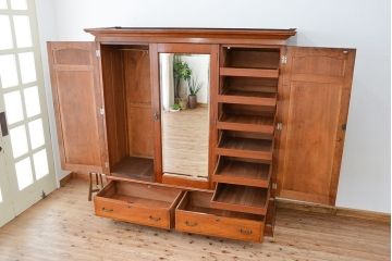 アンティーク家具　アンティーク　希少!素敵なデザイン!日本製特別注文造りの組立式特大ワードローブ(洋服タンス)