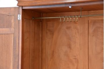 アンティーク家具　アンティーク　希少!素敵なデザイン!日本製特別注文造りの組立式特大ワードローブ(洋服タンス)