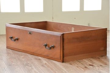 アンティーク家具　アンティーク　希少!素敵なデザイン!日本製特別注文造りの組立式特大ワードローブ(洋服タンス)