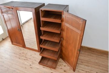 アンティーク家具　アンティーク　希少!素敵なデザイン!日本製特別注文造りの組立式特大ワードローブ(洋服タンス)