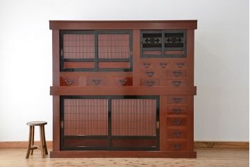 アンティーク家具　古民具・骨董　極上!美品!特別注文造り　前板玉杢・重厚な近江の六尺水屋箪笥(食器棚)