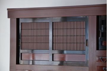 アンティーク家具　古民具・骨董　極上!美品!特別注文造り　前板玉杢・重厚な近江の六尺水屋箪笥(食器棚)