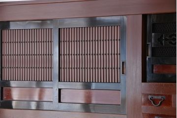 アンティーク家具　古民具・骨董　極上!美品!特別注文造り　前板玉杢・重厚な近江の六尺水屋箪笥(食器棚)