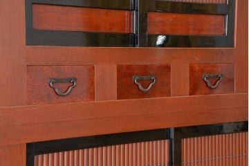 アンティーク家具　古民具・骨董　極上!美品!特別注文造り　前板玉杢・重厚な近江の六尺水屋箪笥(食器棚)