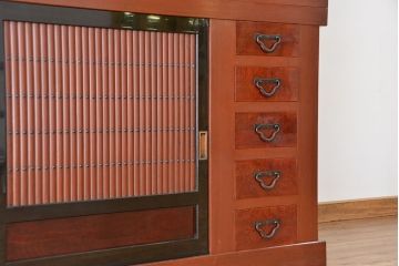 アンティーク家具　古民具・骨董　極上!美品!特別注文造り　前板玉杢・重厚な近江の六尺水屋箪笥(食器棚)