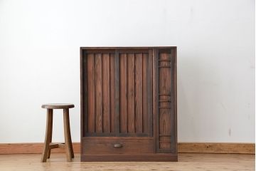 アンティーク家具　アンティーク　古い木の小振りな収納棚(下駄箱)