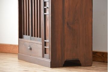 アンティーク家具　アンティーク　古い木の小振りな収納棚(下駄箱)