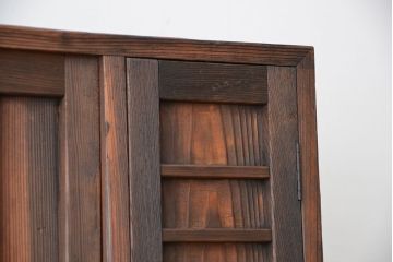 アンティーク家具　アンティーク　古い木の小振りな収納棚(下駄箱)
