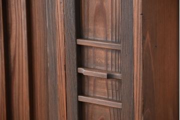 アンティーク家具　アンティーク　古い木の小振りな収納棚(下駄箱)