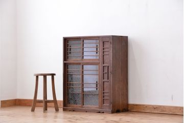 アンティーク家具　アンティーク　古い木の結霜ガラス収納棚(下駄箱)