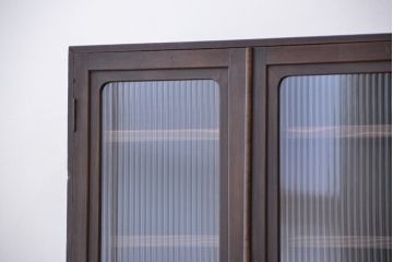 アンティーク家具　アンティーク　鉄脚付きのモールガラス収納棚(本箱)