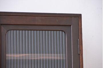 アンティーク家具　アンティーク　鉄脚付きのモールガラス収納棚(本箱)