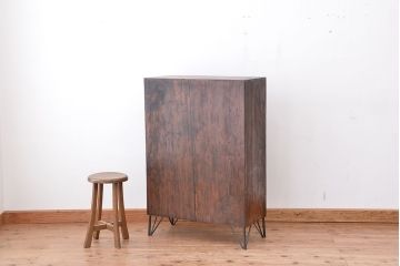 アンティーク家具　アンティーク　鉄脚付きのモールガラス収納棚(本箱)