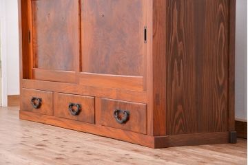 アンティーク家具　古民具・骨董　前面ケヤキ材の杢目の素晴らしい時代箪笥サイドボード(水屋箪笥、下駄箱、食器棚、収納棚)