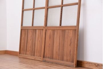 古い木味の背の低いダイヤガラス引き戸2枚セット(ガラス戸)