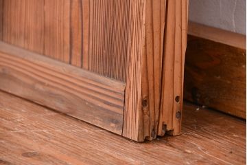 古い木味の背の低いダイヤガラス引き戸2枚セット(ガラス戸)