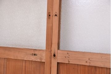 古い木味の背の低いダイヤガラス引き戸2枚セット(ガラス戸)