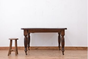 アンティーク家具　イギリスアンティーク　可愛いデザイン!オーク材キャスター付エクステンションテーブル