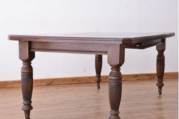 アンティーク家具　イギリスアンティーク　可愛いデザイン!オーク材キャスター付エクステンションテーブル