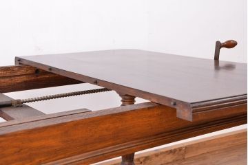 アンティーク家具　イギリスアンティーク　可愛いデザイン!オーク材キャスター付エクステンションテーブル