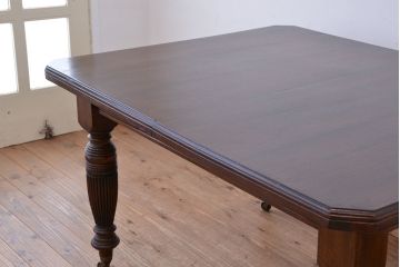 アンティーク家具　イギリスアンティーク　可愛いデザイン!オーク材キャスター付エクステンションテーブル