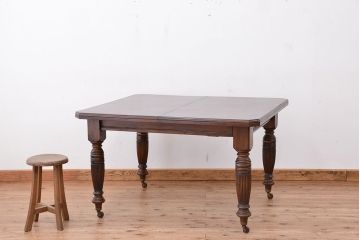 アンティーク家具　イギリスアンティーク　可愛いデザイン!オーク材キャスター付エクステンションテーブル