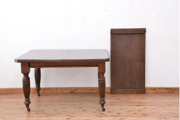 アンティーク家具　イギリスアンティーク　可愛いデザイン!オーク材キャスター付エクステンションテーブル