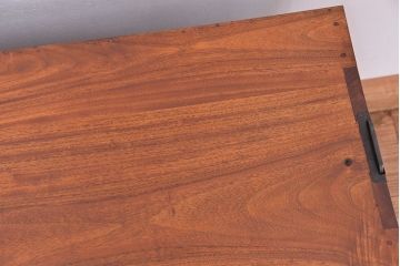 アンティーク家具　アンティーク　楠の木の鉄脚のローチェスト?(ローボード)