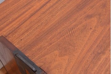 アンティーク家具　アンティーク　楠の木の鉄脚のローチェスト?(ローボード)