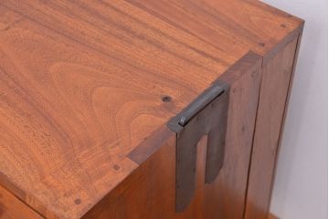 アンティーク家具　アンティーク　楠の木の鉄脚のローチェスト?(ローボード)