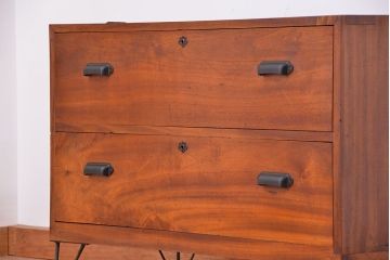 アンティーク家具　アンティーク　楠の木の鉄脚のローチェスト?(ローボード)