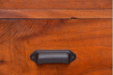 アンティーク家具　アンティーク　楠の木の鉄脚のローチェスト?(ローボード)